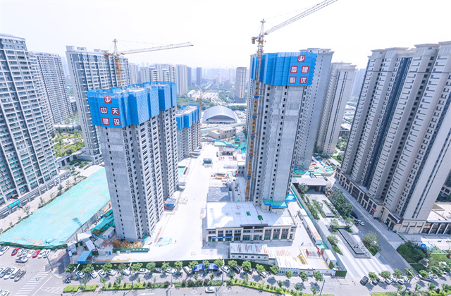 太原市万柏林区住建领域“安全月”活动暨房屋建筑工程现场观摩会在中天北京集团龙湖天钜四五六七组团项目召开