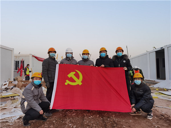 1612330960302583c5xV.jpg 党员集体照3.jpg