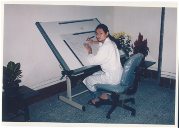 1624945910675963jpbT.png 2 绘图板--手工绘图更新换代工作照(李丹丹).png