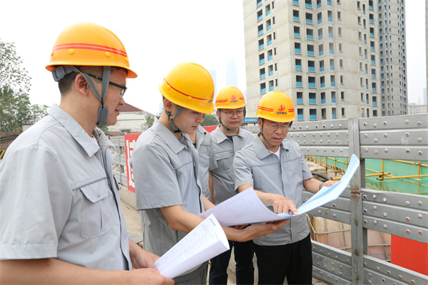 16249481369696028VNG.jpg 0I8A2800.jpg