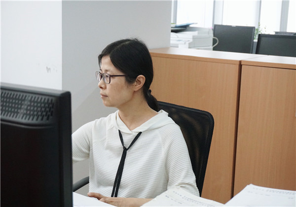 16257223918701858LmP.jpg 谢红兵-03_副本.jpg