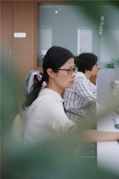 16257224102051188KR5.jpg 谢红兵-02.jpg